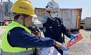 让雷锋精神在国门一线绽放光芒