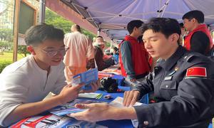北海机场、北海出入境边防检查站联合开展学雷锋志愿服务活动