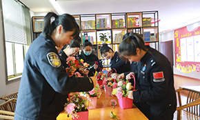 柔肩担重任 巾帼展芳华