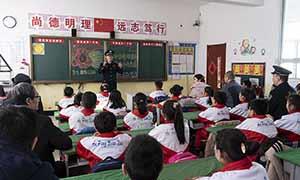 在雷锋入伍地上好开学第一课