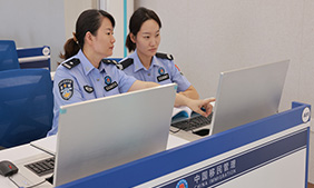庄江燕：在国门一线谱写无悔芳华