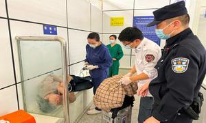 内地商人口岸突发心脏疾病危急 皇岗边检民警及时救助化险为夷