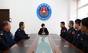 让两会精神传到国门一线
