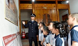 肖厝边检站组织开展清明祭奠英烈主题活动