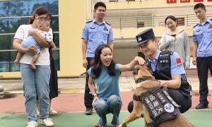 友谊关出入境边防检查站：家属进警营 温暖聚警心