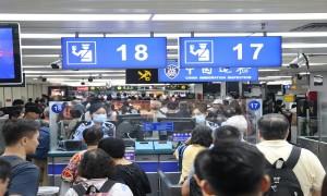 罗湖边检站“清明节”假期查验出入境旅客近59万人次
