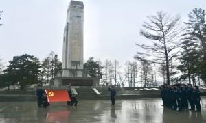 春风诉缅怀 清明祭英烈
