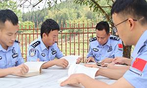 畹町边检站卡场分站开展世界读书日活动