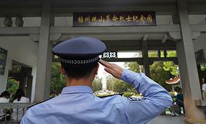 梧州边检站与共建单位开展清明祭扫活动