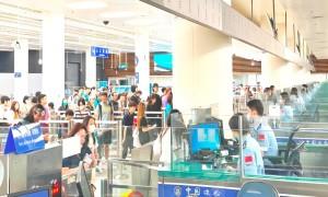皇岗边检站全力确保“五一”假期出入境旅客通关安全顺畅