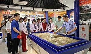 友谊关出入境边防检查站执勤三队组织开展主题团日活动