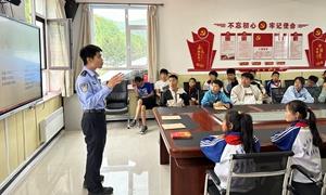 金华边境派出所在辖区学校开展法治教育讲座