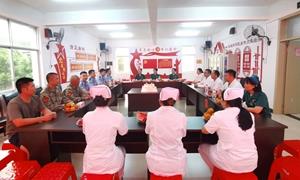 党员共度“护士节” 同心致谢“白衣天使”