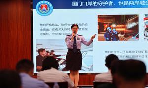 警花在政治工作“生命线”上绽放