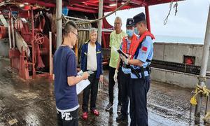 汕尾边检全力保障五一休渔期港澳流动渔船畅顺通关