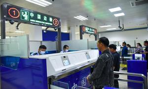 爱店出入境边防检查站验放出入境人员突破10万人次
