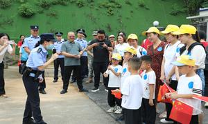 龙邦出入境边防检查站开展爱国主题教育活动