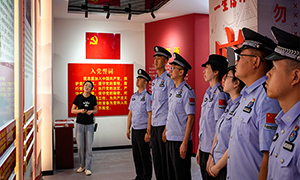 老爷庙边检站开展主题党日活动