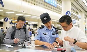 皇岗边检站全力做好文博会期间口岸通关服务