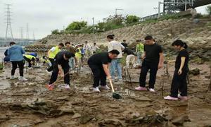 惠州边检站与中海油惠州石化开展主题植树活动