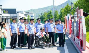 9旬老兵讲党课 三代人的薪火传承