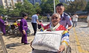 走访养老院 温暖敬老情