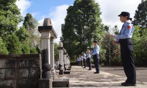 畹町边检站卡场分站联合卡场边境派出所开展烈士纪念日主题活动