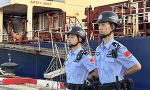 中秋佳节“不打烊”，莆田移民管理警察守着外轮过中秋