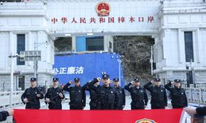 国门一线警察节，移民管理警察这样过！