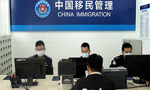 海南首艘！洋浦边检站全力保障海南首艘免征船舶吨税供油船作业
