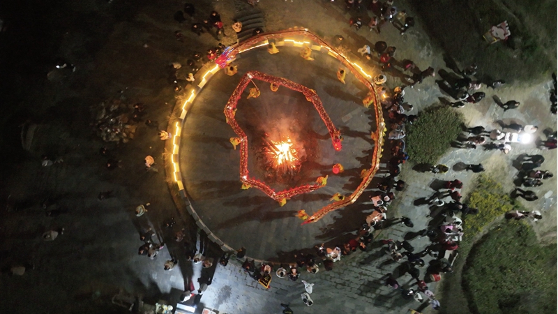 鄂州市梁子湖区陈太村龙灯闹元宵  拍摄者:刘雷花.jpg 鄂州市梁子湖区陈太村龙灯闹元宵  拍摄者:刘雷花.jpg