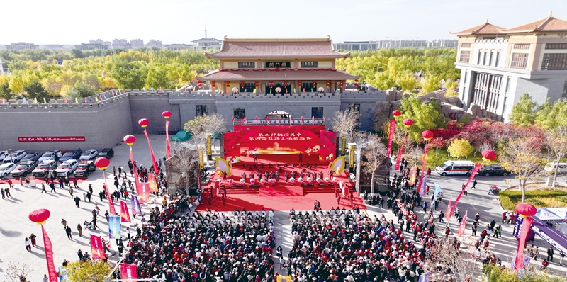 第二师铁门关市第四届丝路文化旅游节活动现场.jpg