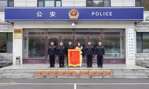 暖心救援尽显鱼水之情 一面锦旗映照为民初心