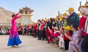 图木舒克市：文旅融合绘新卷 绿洲新城绽华章