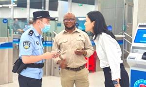 皇岗边检站多举措优服务 助力广交会外国商客便捷顺畅通关