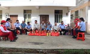 “警”暖重阳：藏青蓝守护“夕阳红“ 情暖老人心