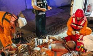 莆田边检站为受伤船员开启“绿色通道”