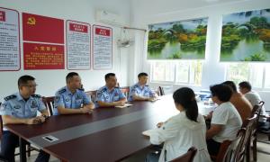 边疆扶贫日别样暖——移民管理警察走进边境村屯传递关怀与希望