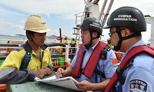 肖厝边检站高效保障泉州口岸首次出口大豆油