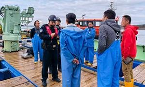 石岛边检站保障鲜活红鳍东方豚鱼出口突破100吨