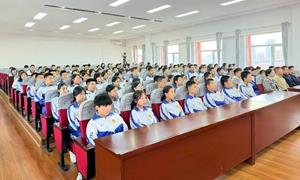 法润校园 警校护航