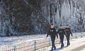 “警”随“景”动 护航游客安心畅游