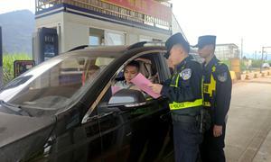 板化边境检查站开展反偷渡宣传 筑牢边境安全防线