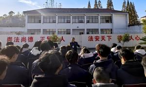 警校联动 护航青春