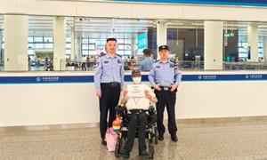 皇岗边检站接连开启“绿色生命通道” 暖心救助两名患病香港旅客顺利通关