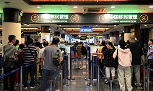 三亚边检站高效保障“蓝梦之歌”号邮轮首访三亚