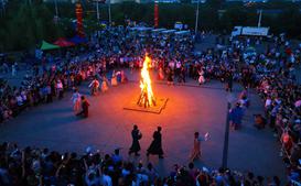 十二师：夜经济“破圈” 烟火气里藏活力