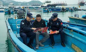 宪法宣传“上船头” 精准普法“入民心”