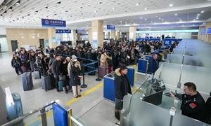 刷新历史!二连浩特口岸出入境人员、交通运输工具实现“双突破”