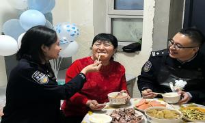 “围裙警官”的元旦小灶